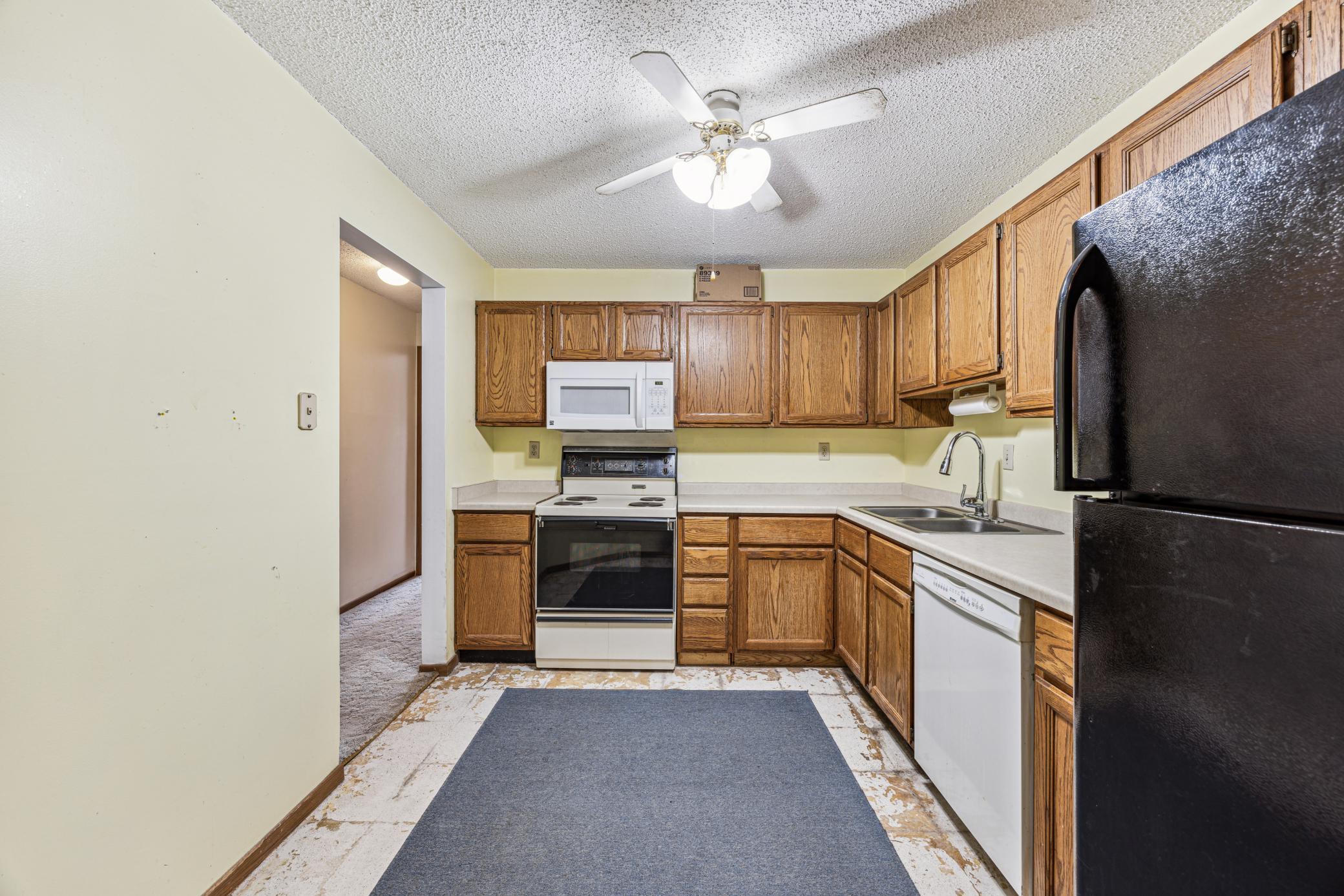 3232 Fremont Avenue N Unit: 309