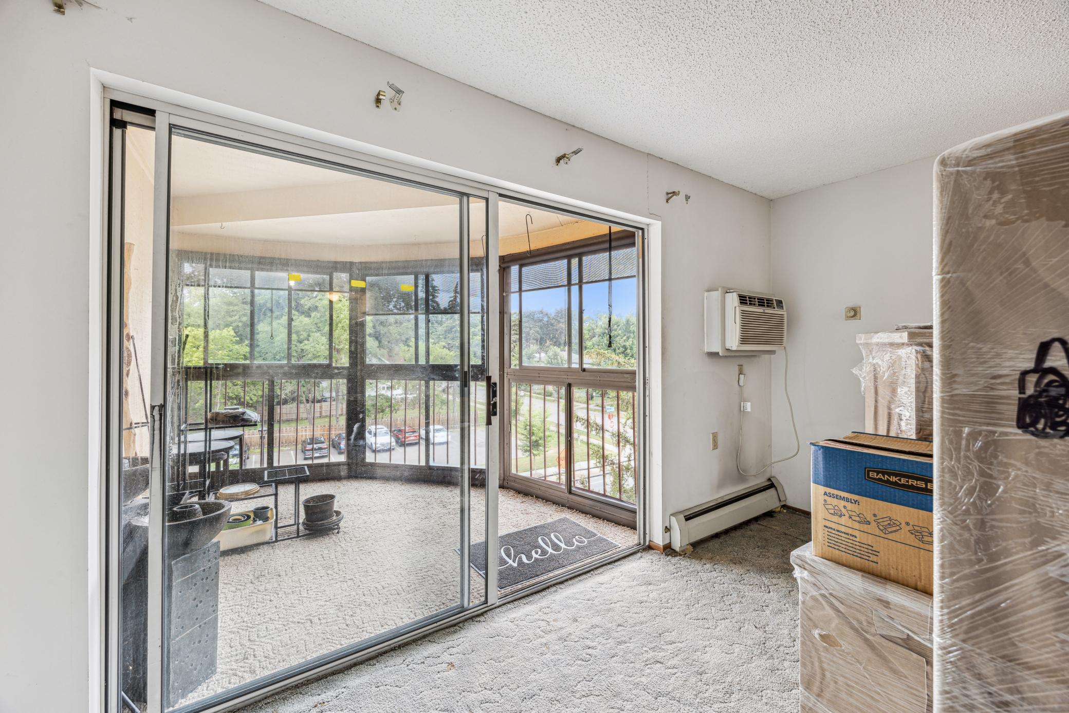 3232 Fremont Avenue N Unit: 309