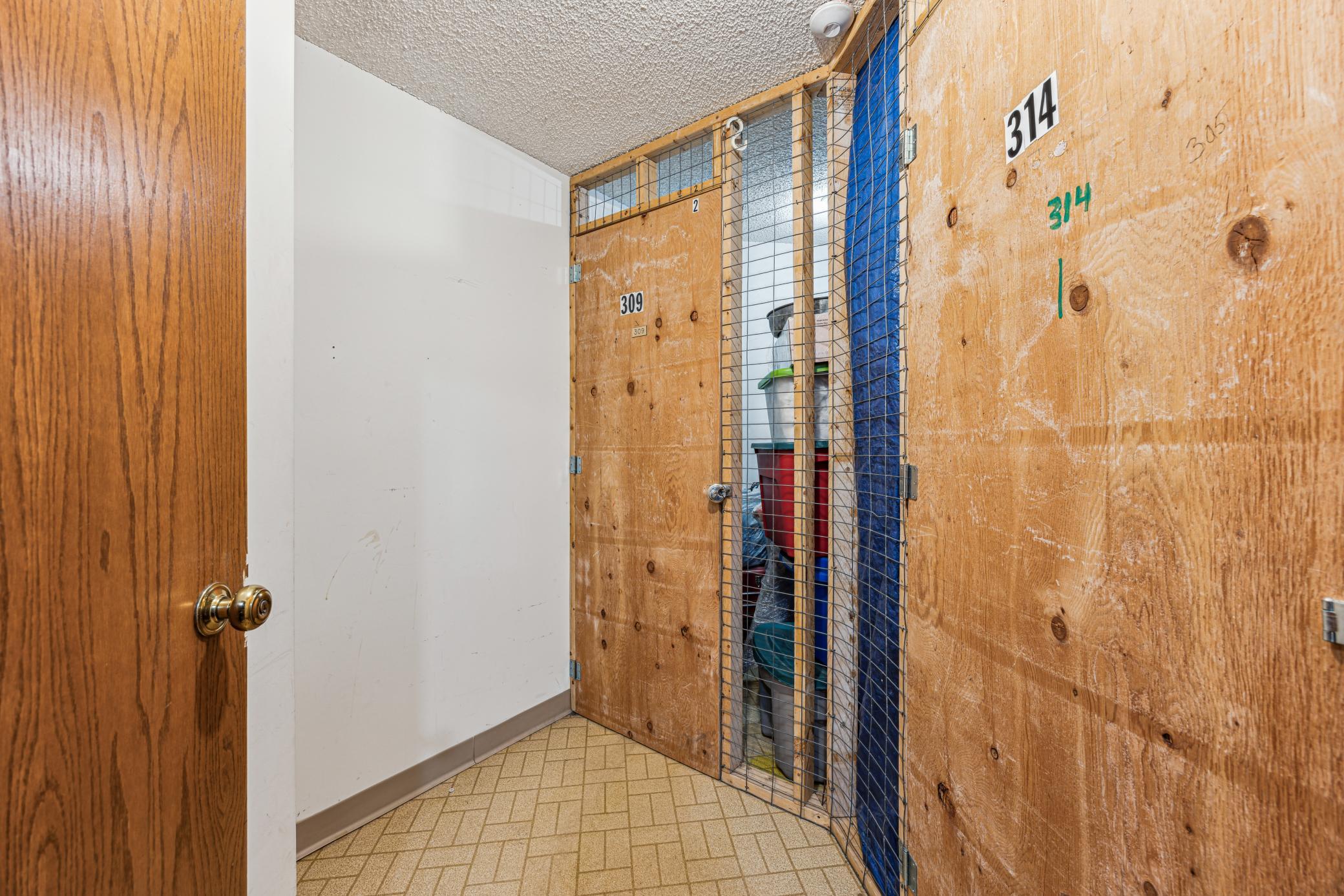 3232 Fremont Avenue N Unit: 309