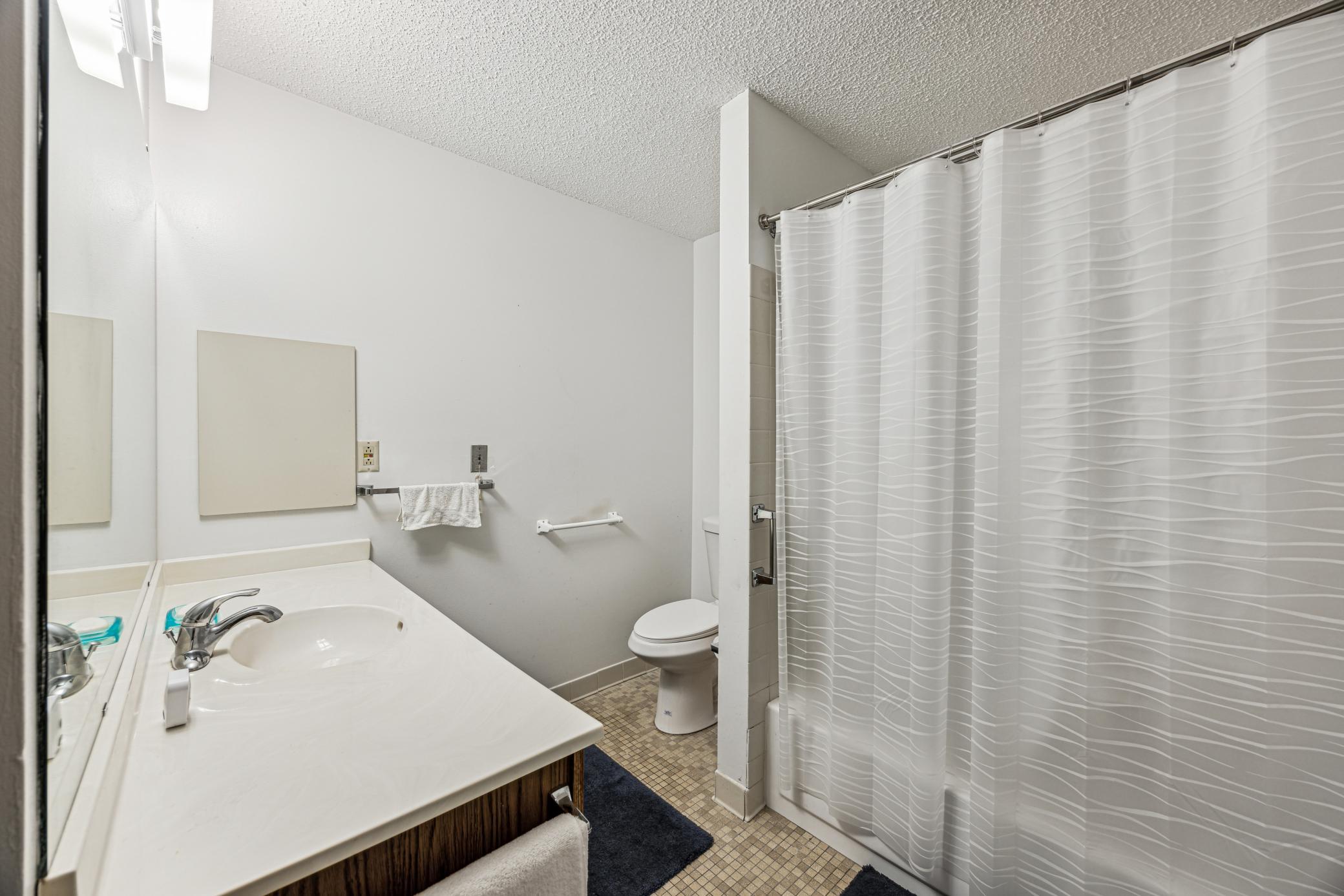 3232 Fremont Avenue N Unit: 309