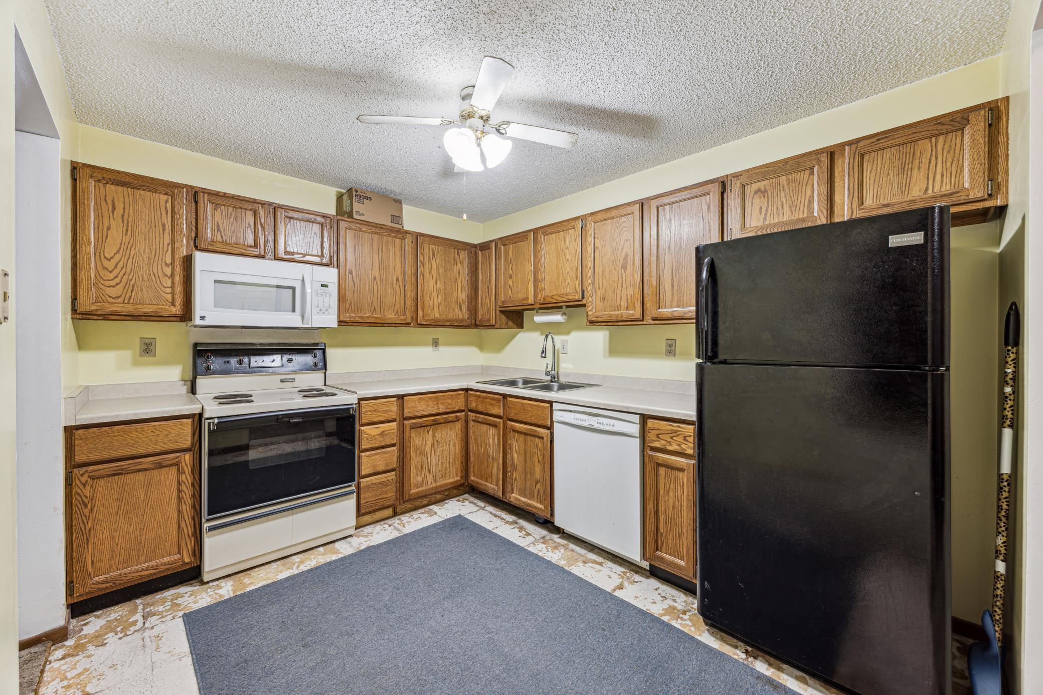 3232 Fremont Avenue N Unit: 309