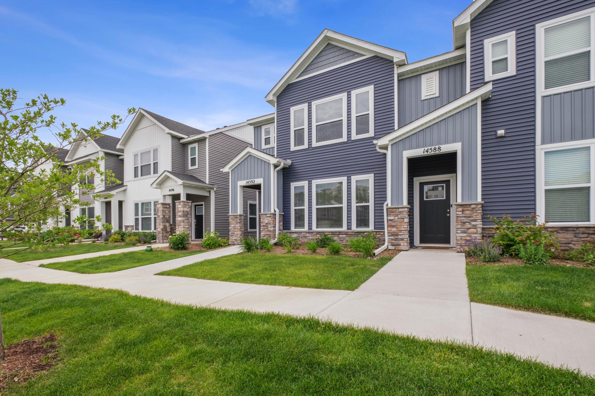 14592 Twin Lakes Circle