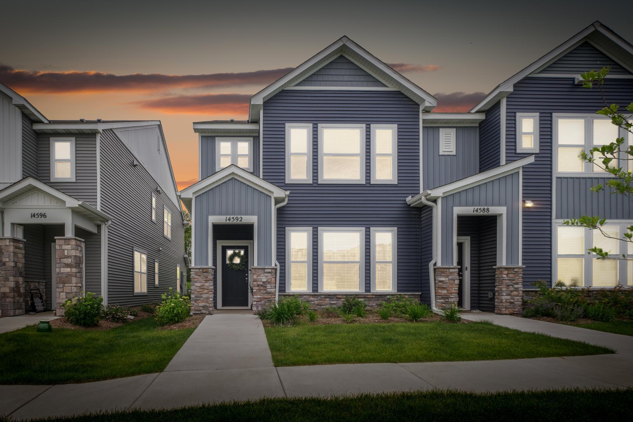 14592 Twin Lakes Circle