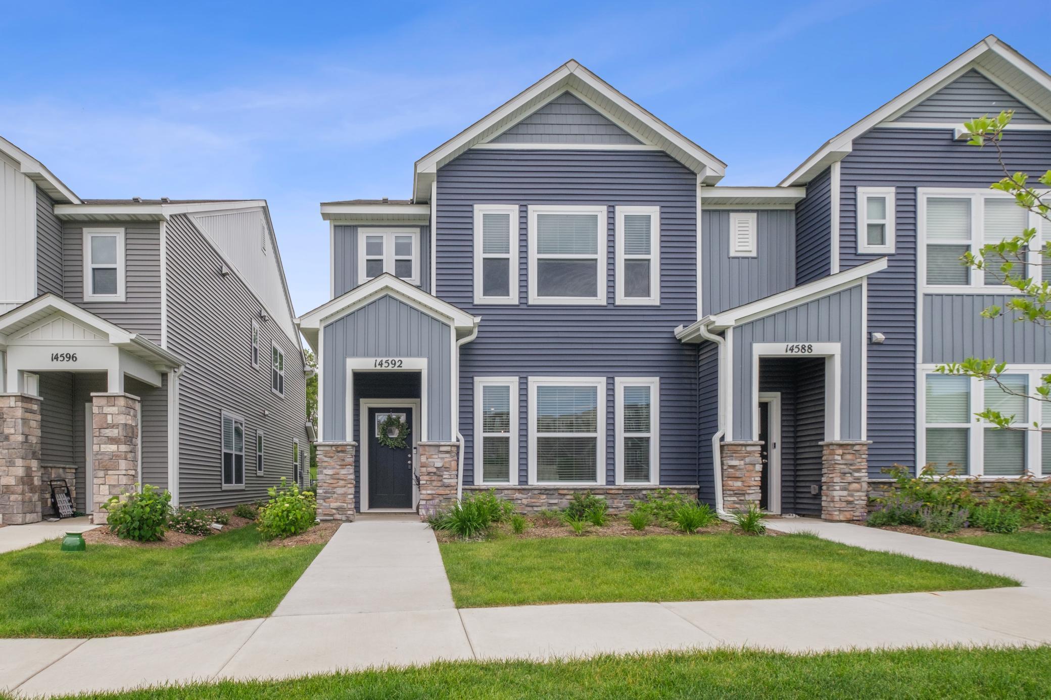 14592 Twin Lakes Circle