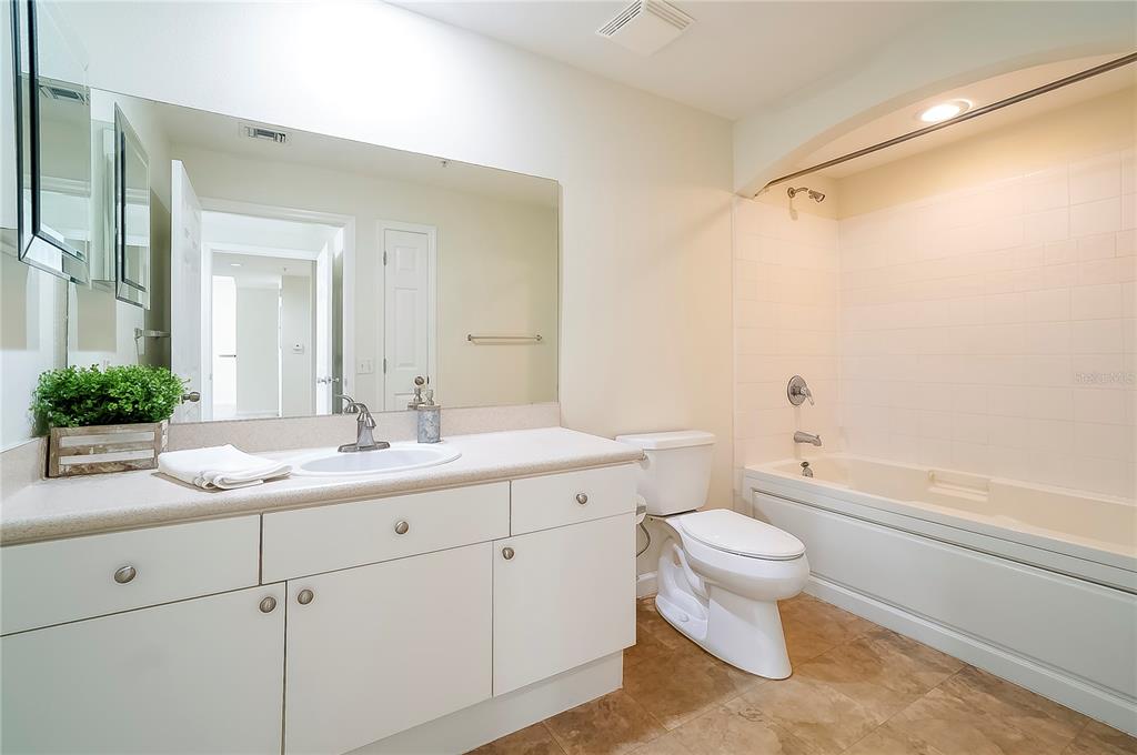 322 E CENTRAL BOULEVARD Unit: 1204