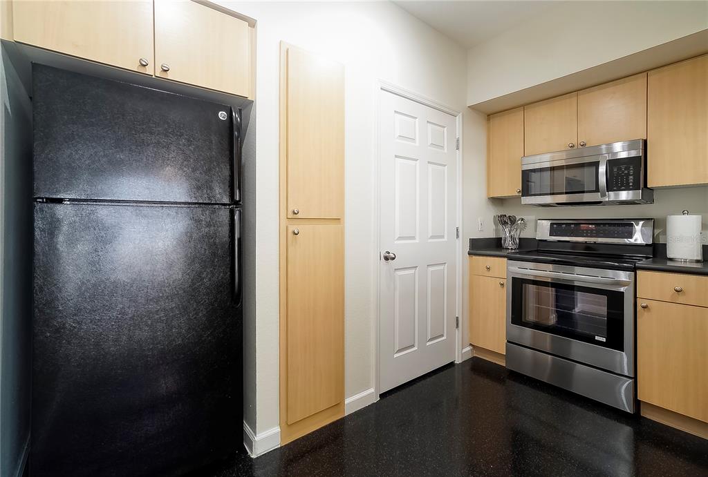 322 E CENTRAL BOULEVARD Unit: 1204