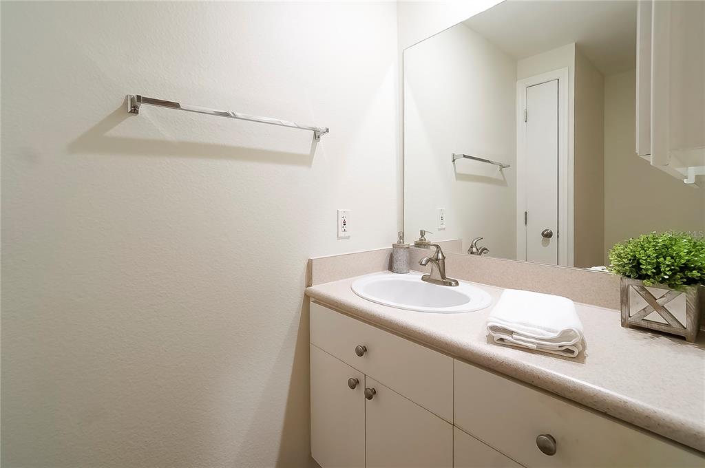 322 E CENTRAL BOULEVARD Unit: 1204