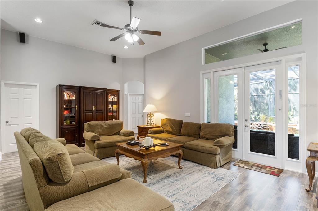 739 BAINBRIDGE LOOP