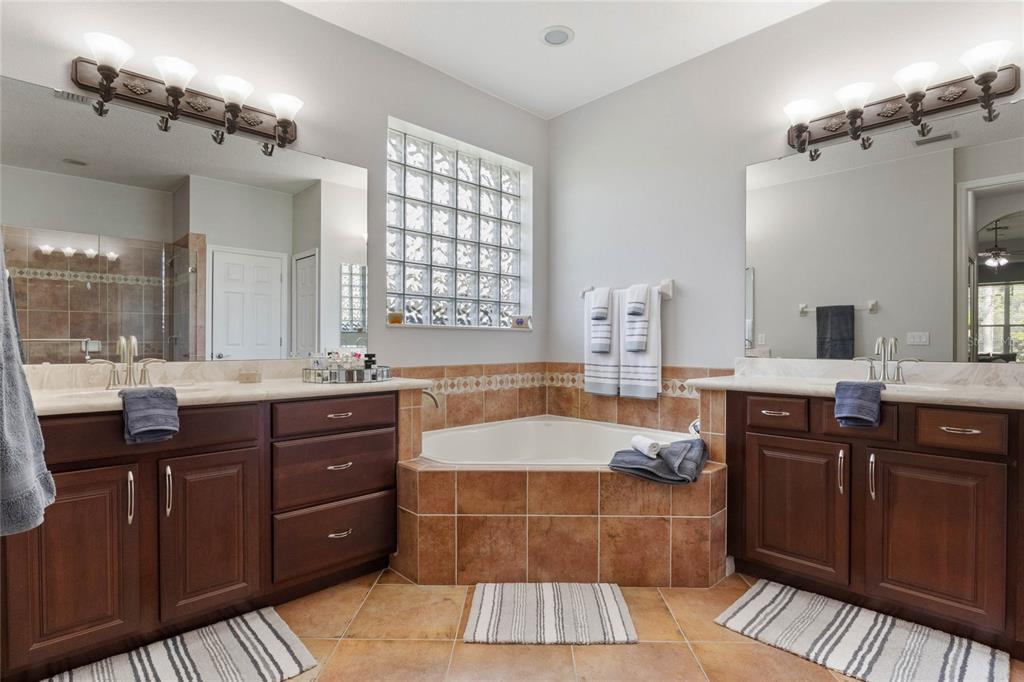 739 BAINBRIDGE LOOP