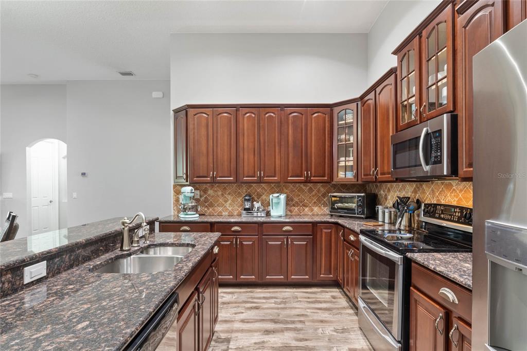 739 BAINBRIDGE LOOP