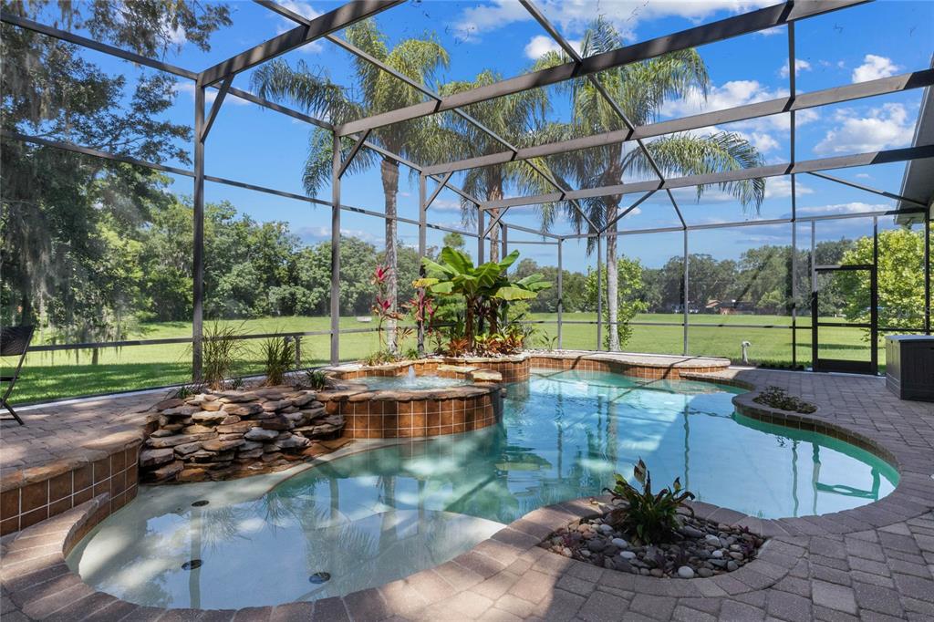 739 BAINBRIDGE LOOP