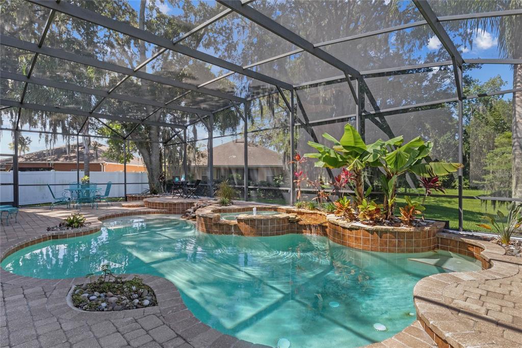 739 BAINBRIDGE LOOP