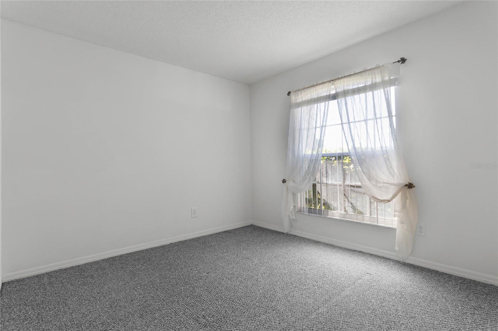 1535 INDIAN OAKS TRAIL