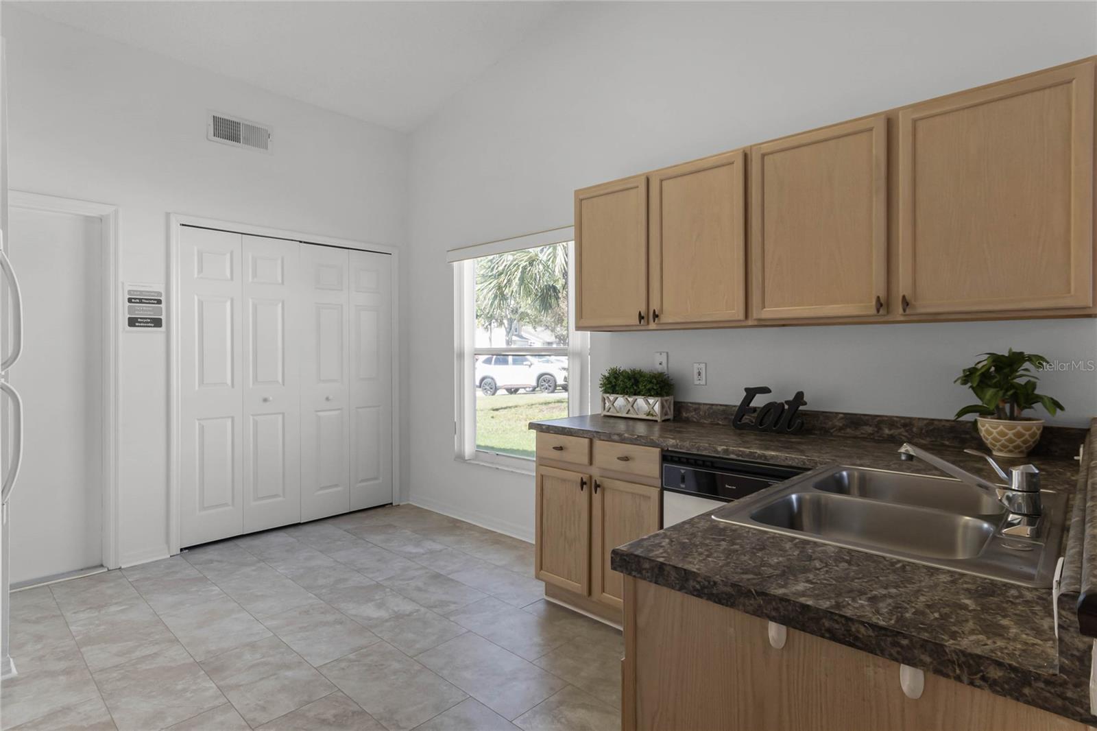 1535 INDIAN OAKS TRAIL
