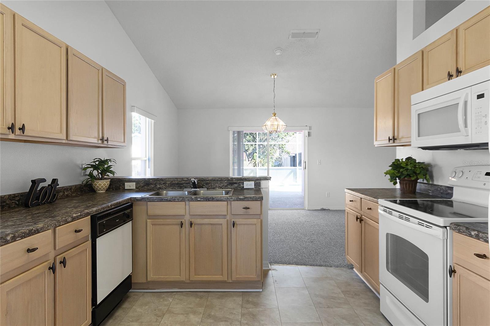 1535 INDIAN OAKS TRAIL