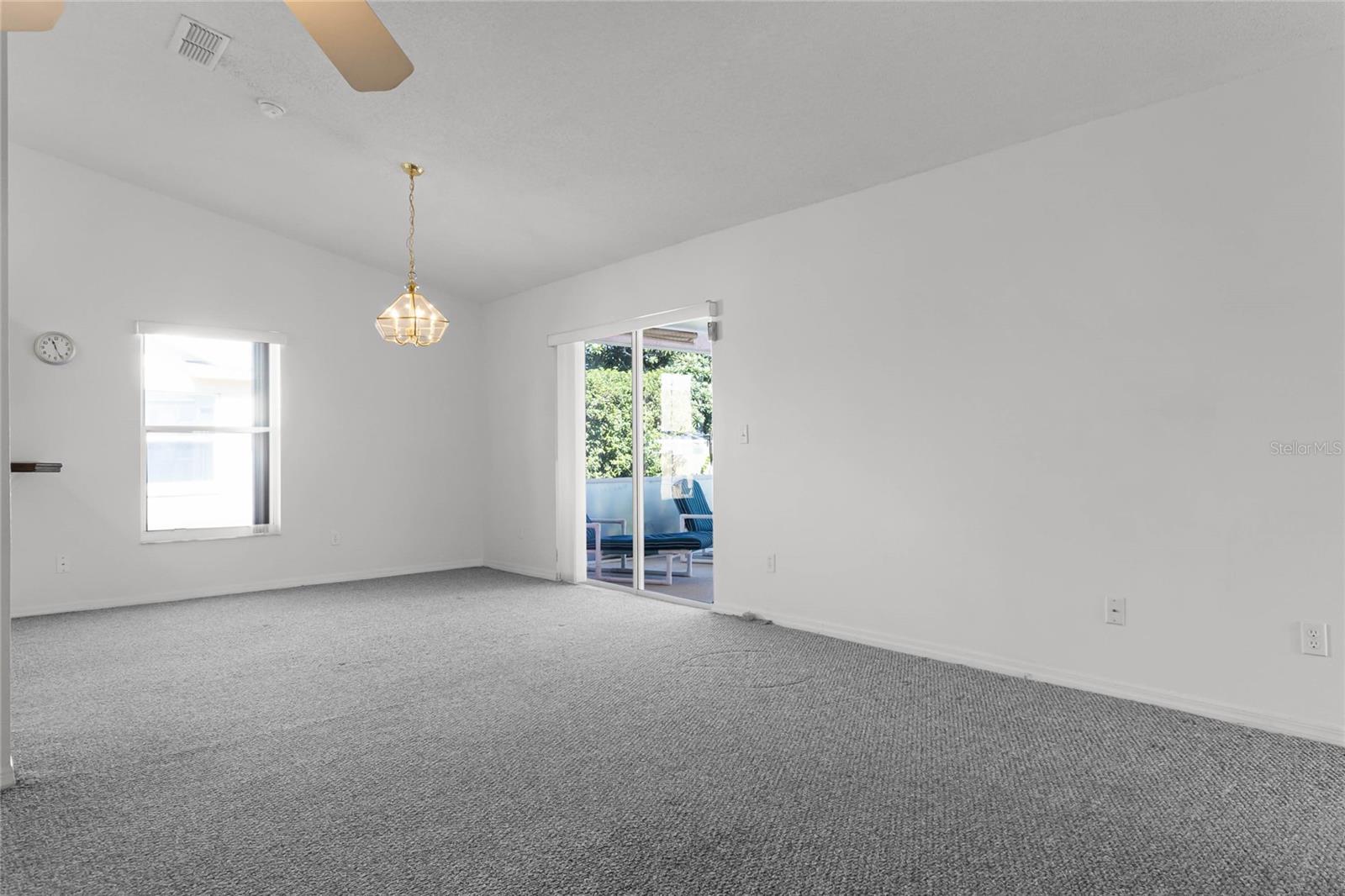 1535 INDIAN OAKS TRAIL