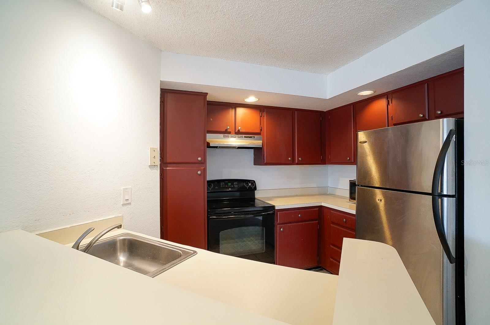 4630 COMMANDER DRIVE Unit: 1028