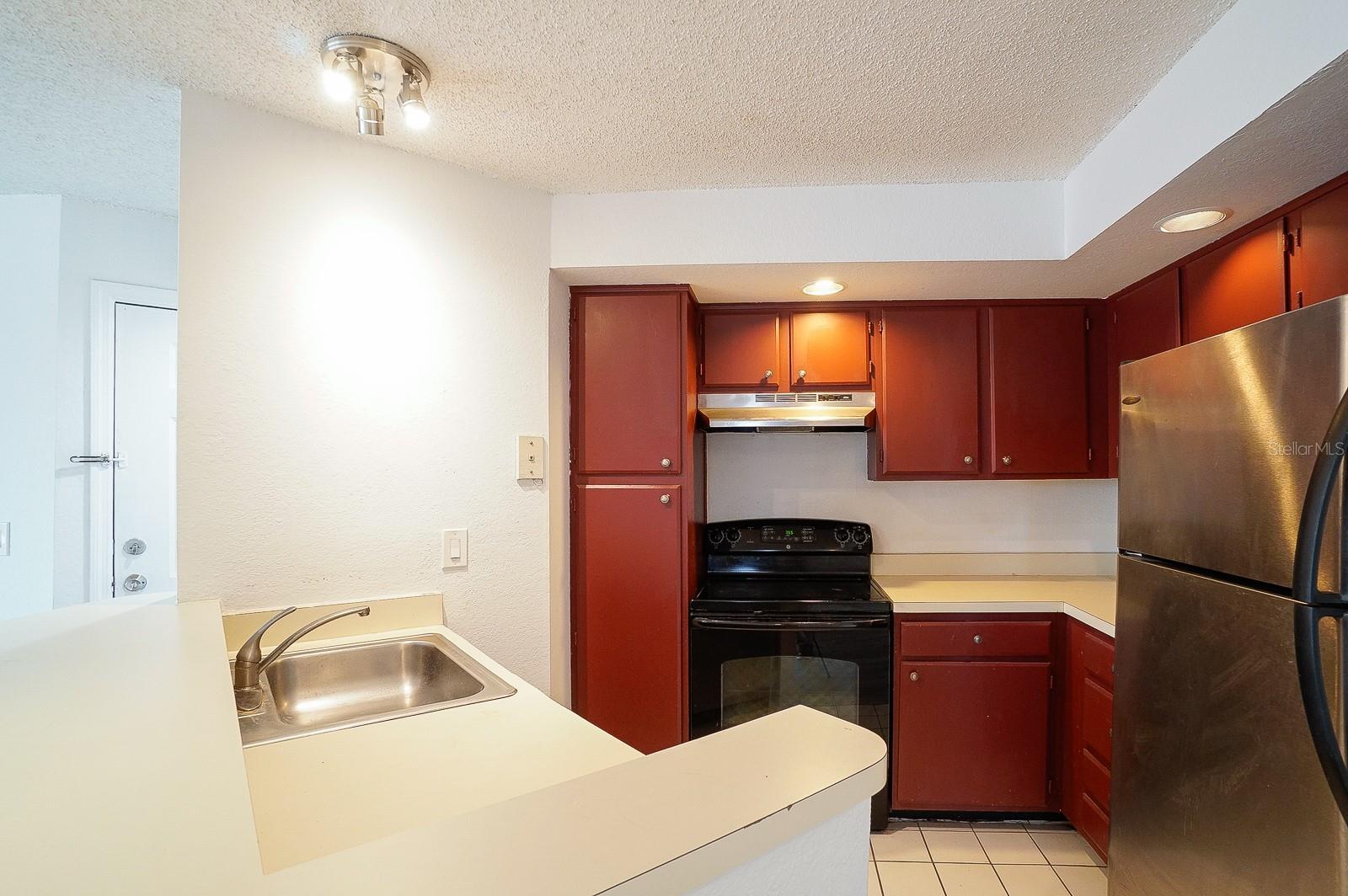 4630 COMMANDER DRIVE Unit: 1028