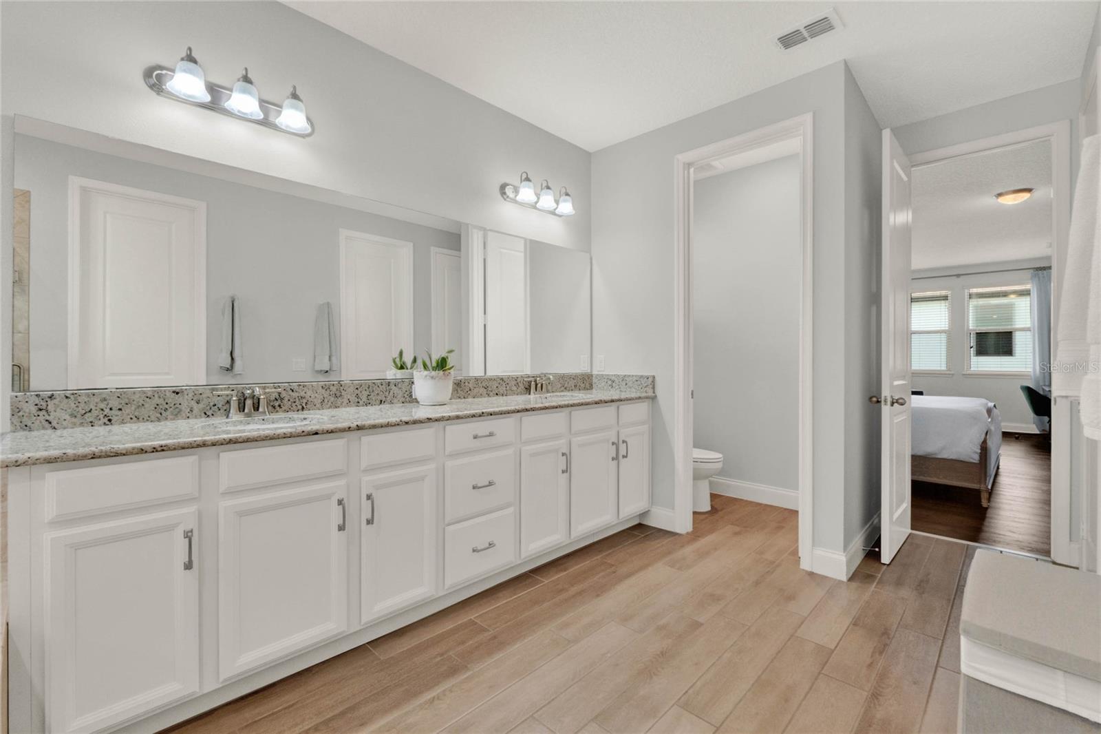 8330 VIVARO ISLE WAY