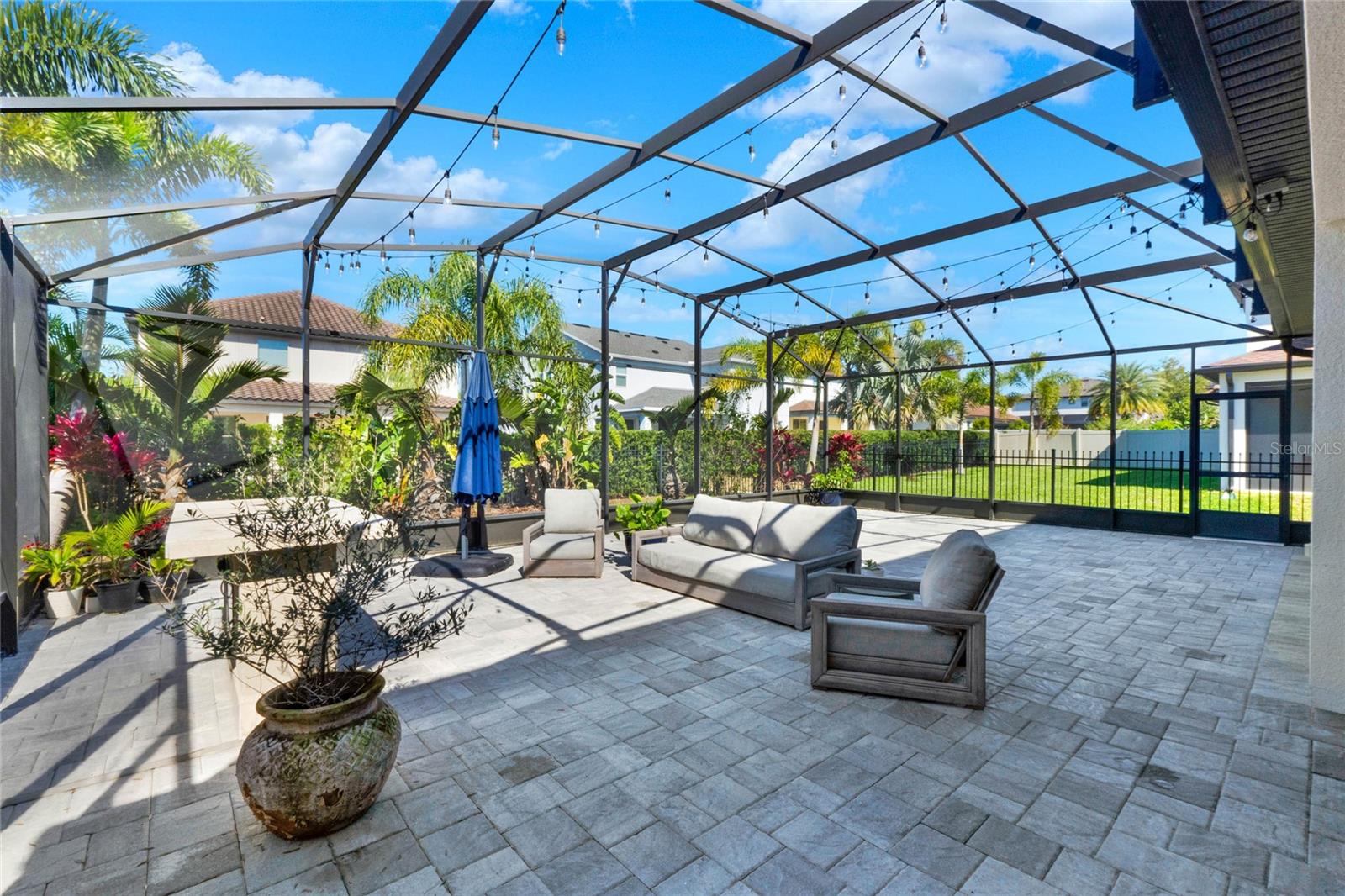 8330 VIVARO ISLE WAY