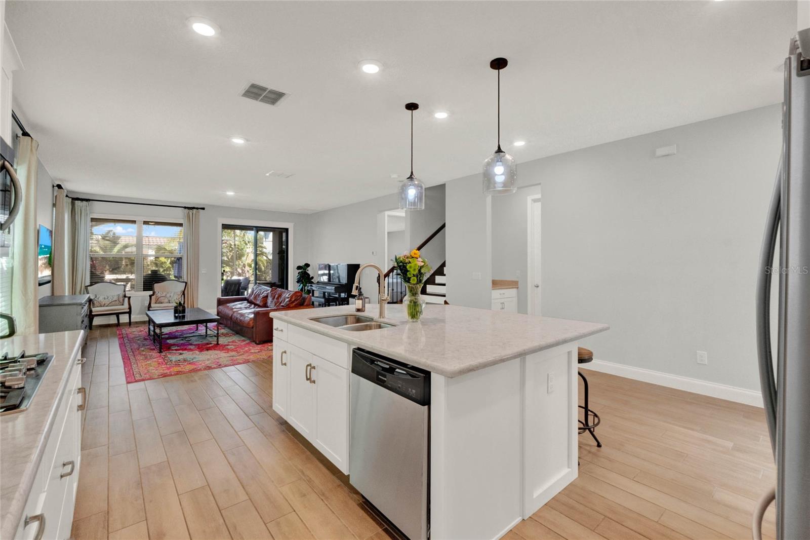 8330 VIVARO ISLE WAY