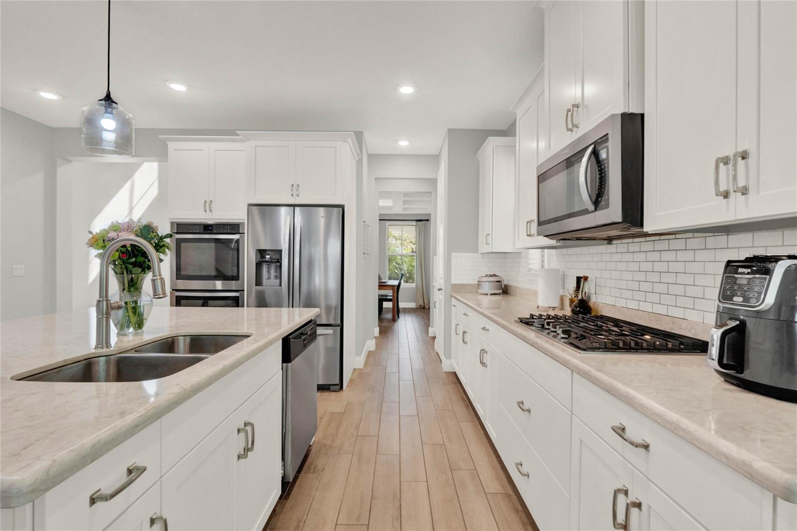 8330 VIVARO ISLE WAY