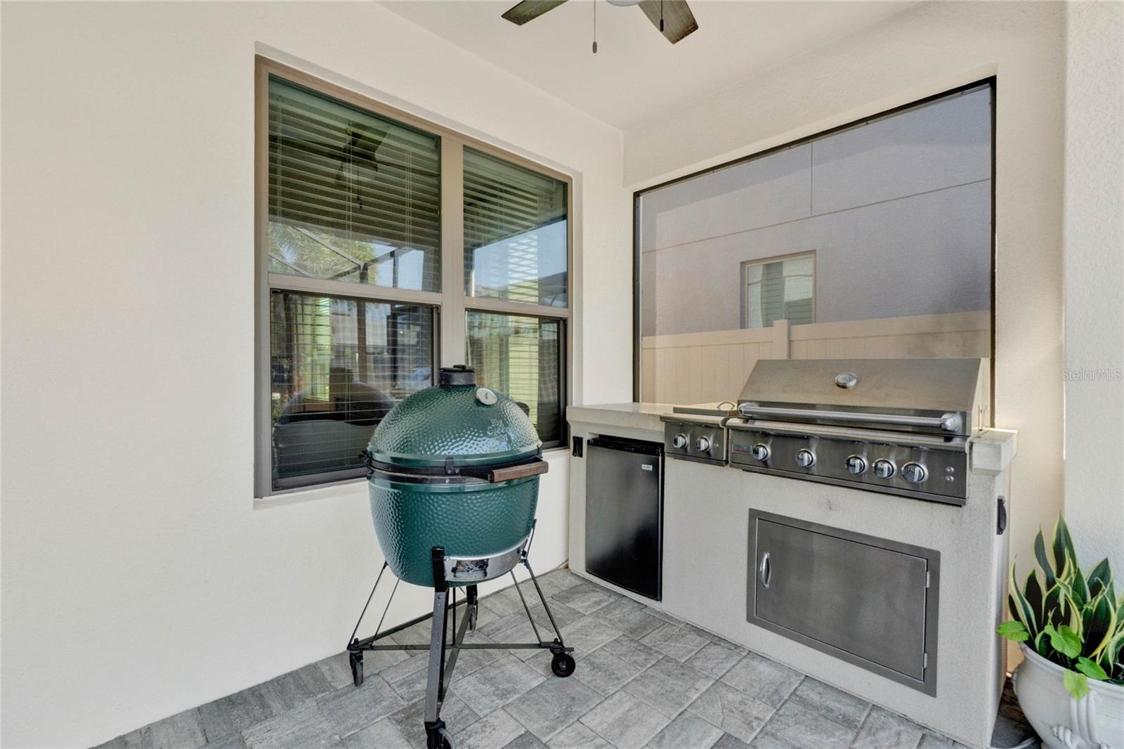 8330 VIVARO ISLE WAY