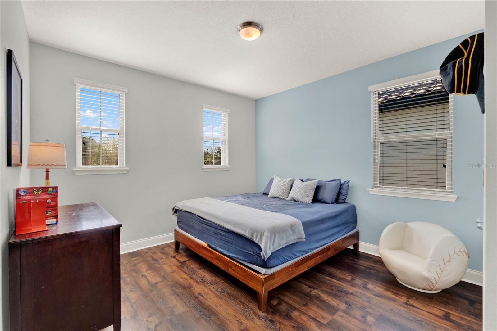 8330 VIVARO ISLE WAY