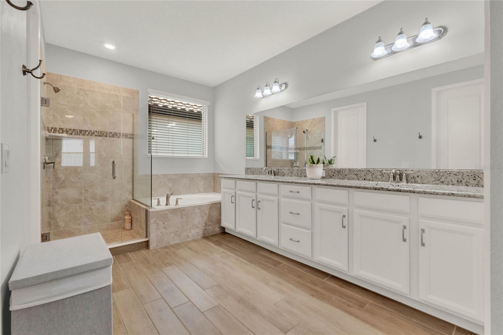 8330 VIVARO ISLE WAY