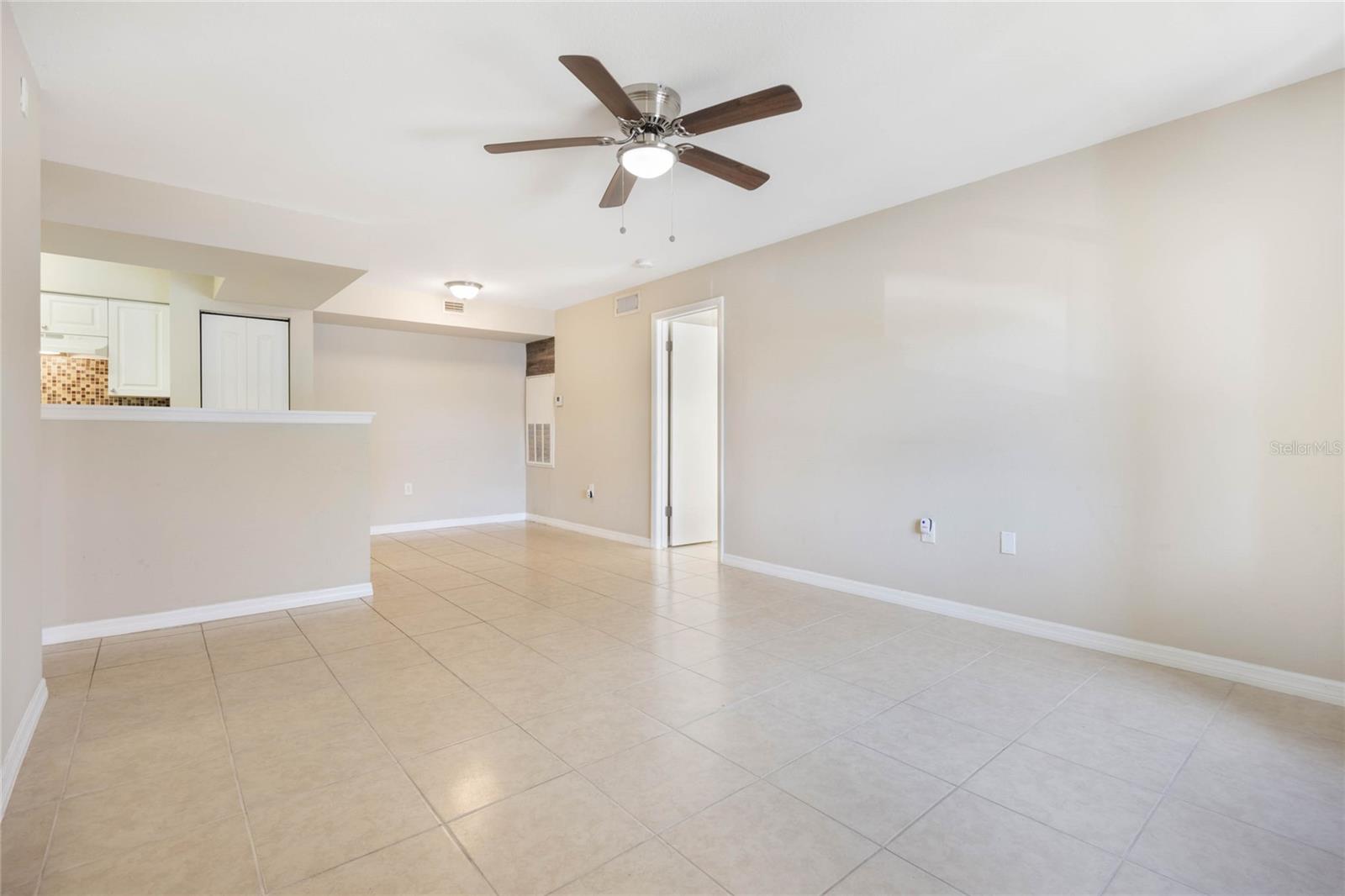 3004 PARKWAY BLVD #203