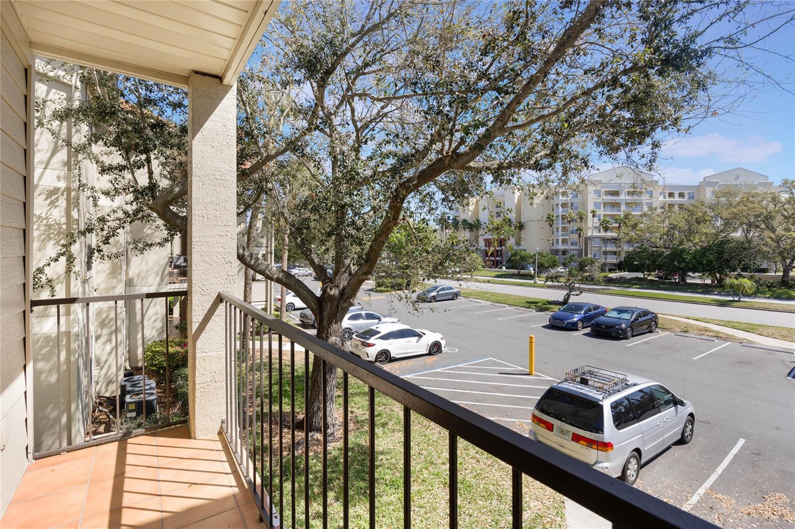 3004 PARKWAY BLVD #203