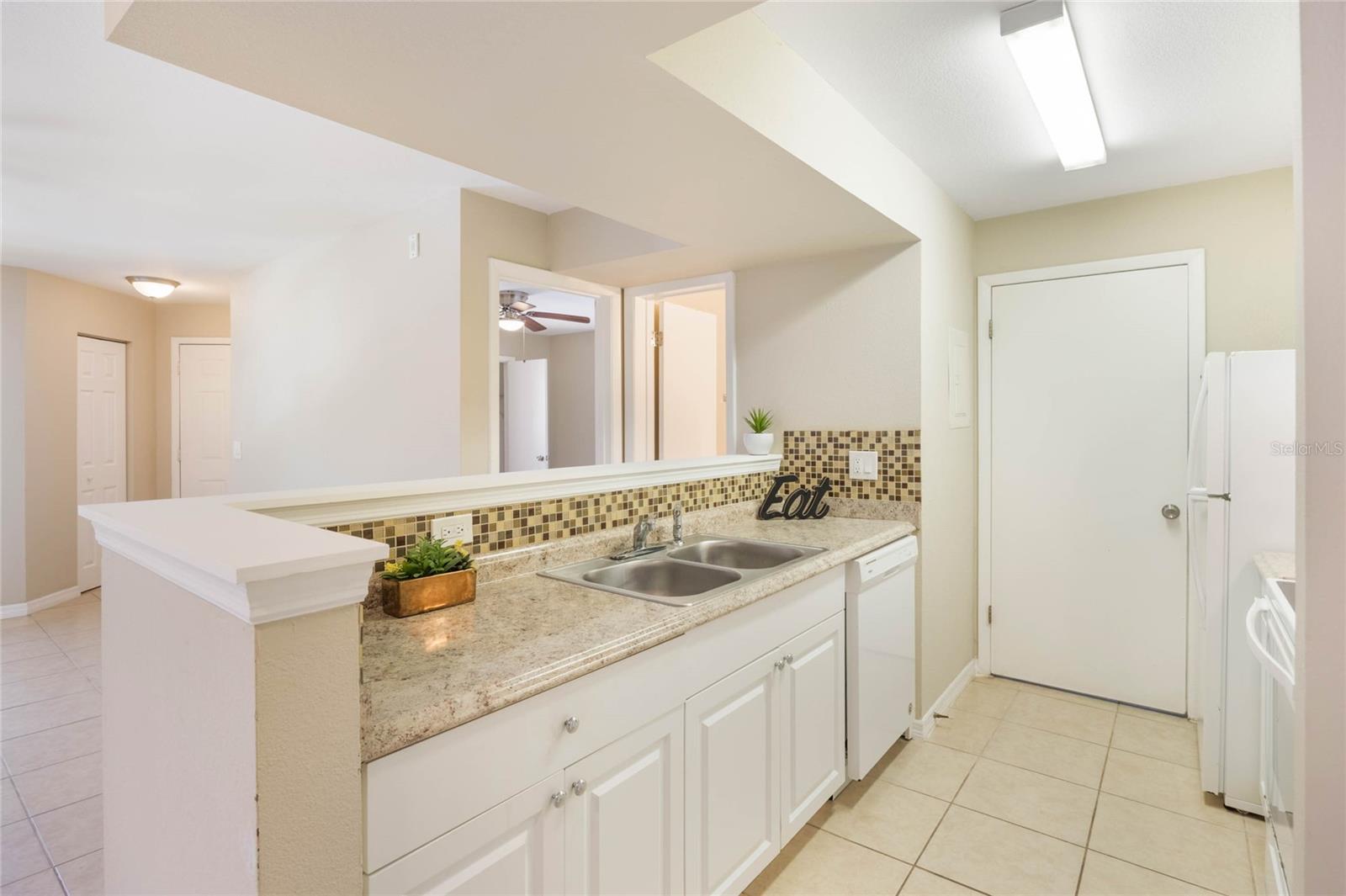 3004 PARKWAY BLVD #203