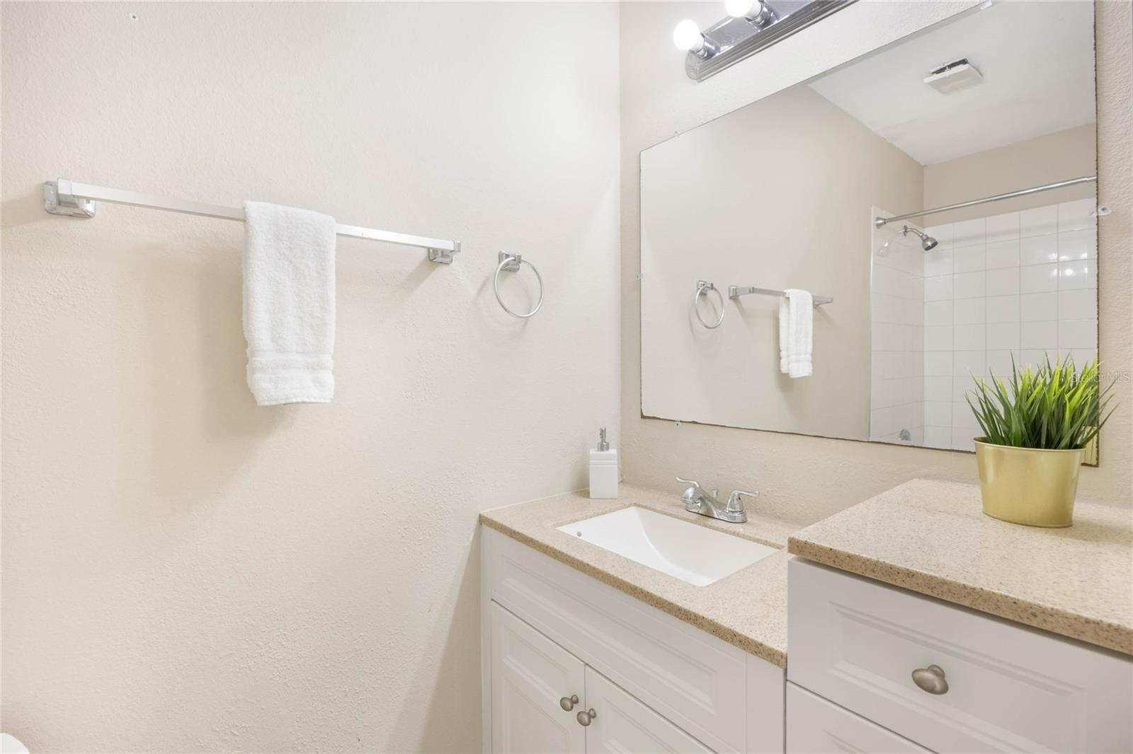 3004 PARKWAY BLVD #203