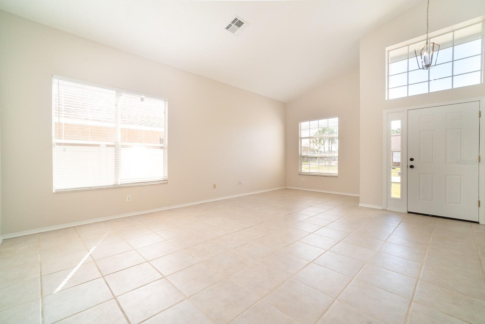 535 TREE SHORE DR