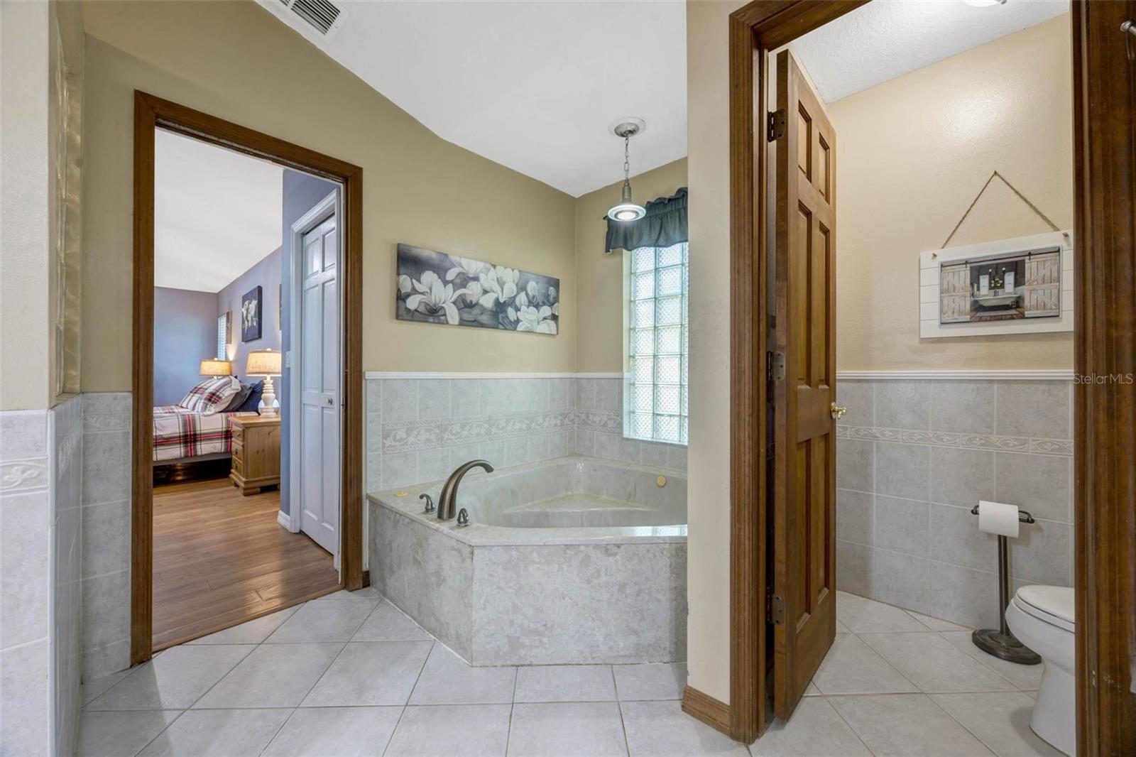 5301 FOREST BREEZE CT