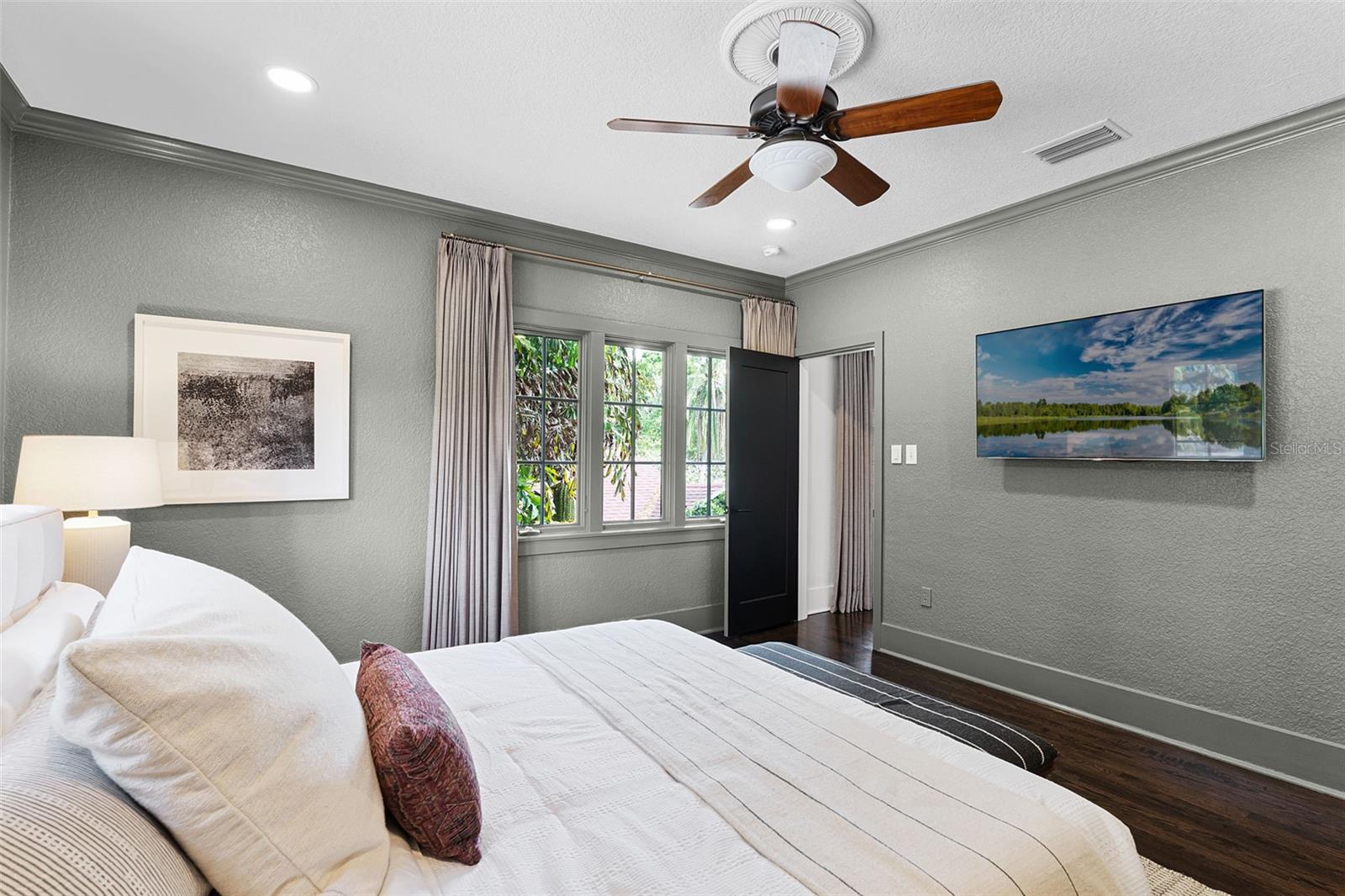 906 ALHAMBRA CT
