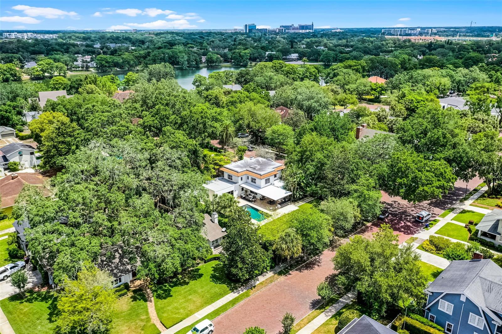 906 ALHAMBRA CT