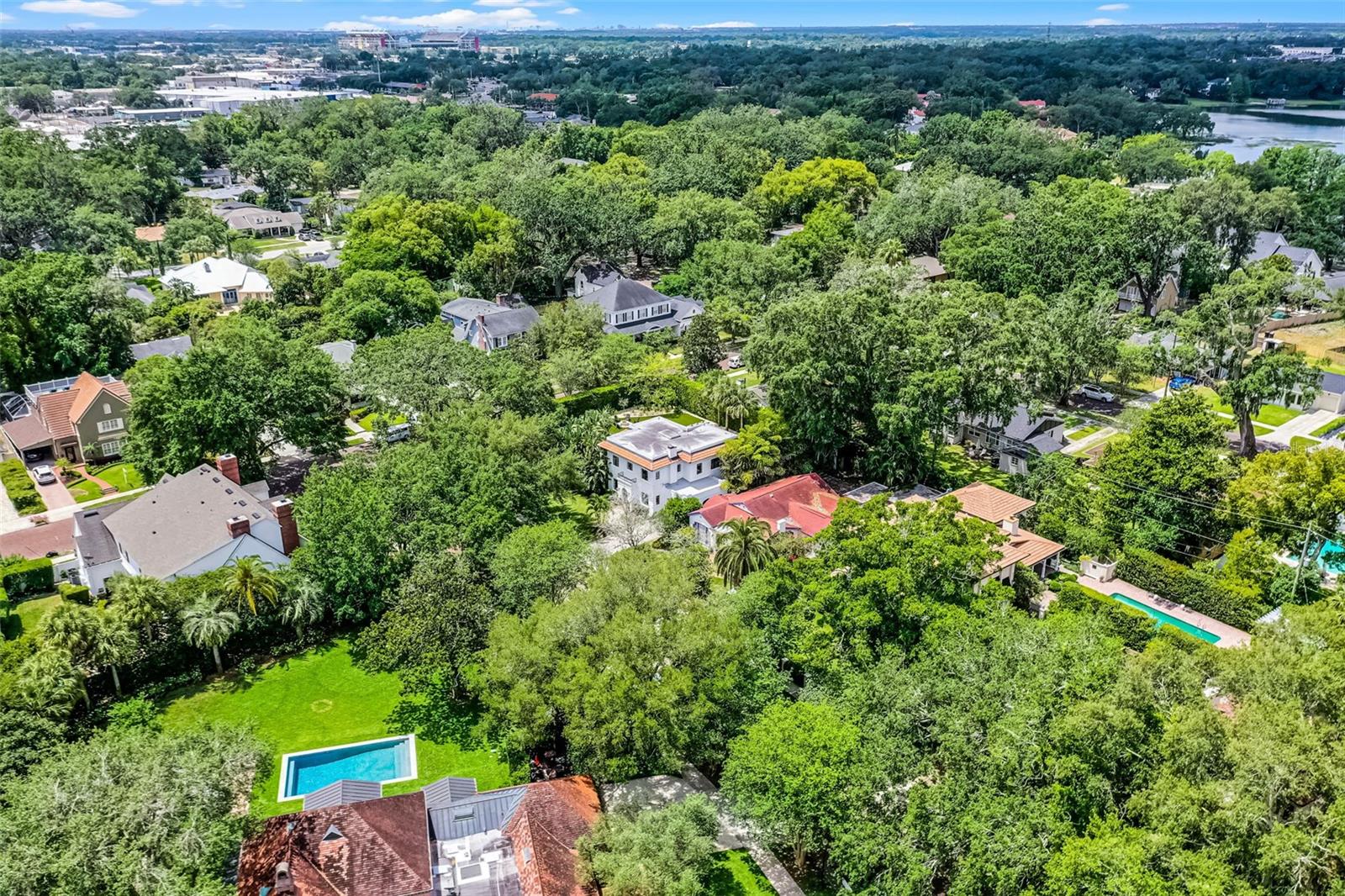 906 ALHAMBRA CT