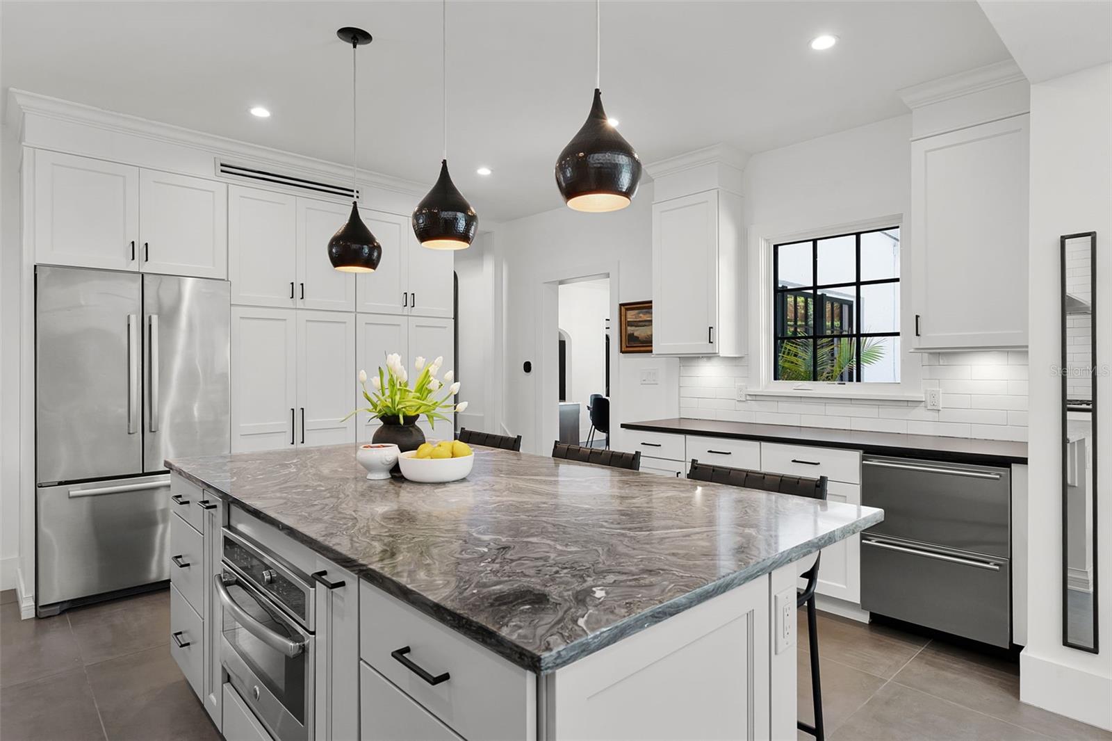 906 ALHAMBRA CT