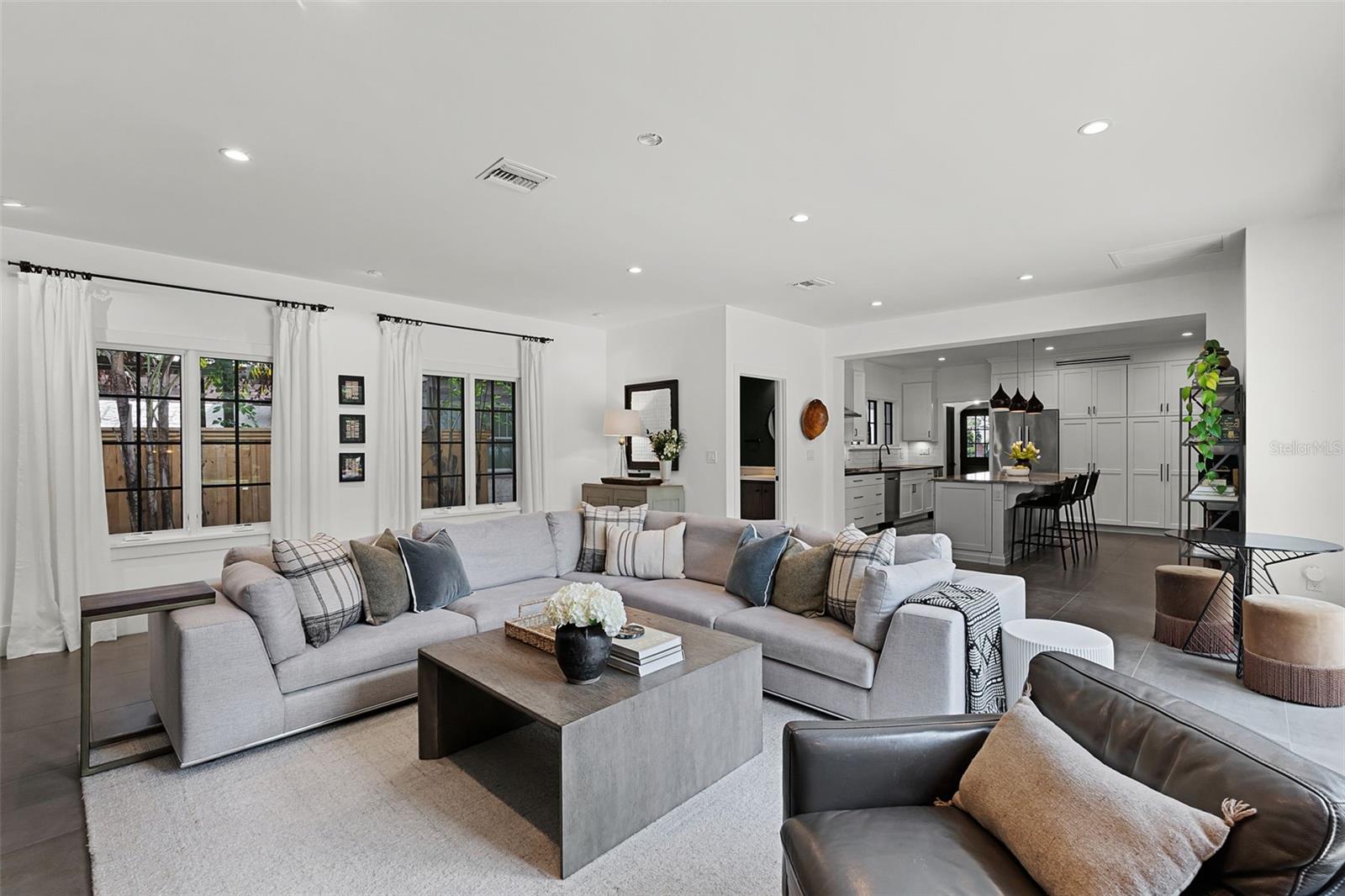 906 ALHAMBRA CT