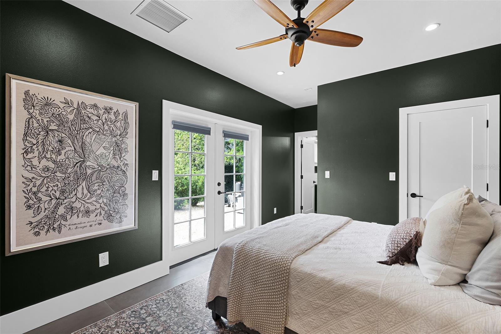 906 ALHAMBRA CT