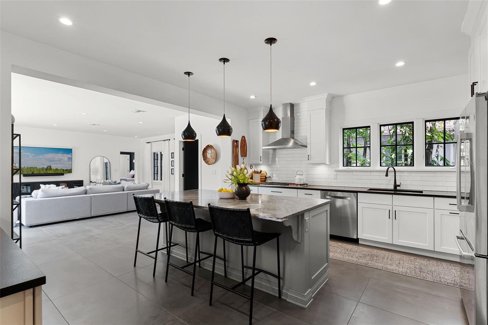906 ALHAMBRA CT