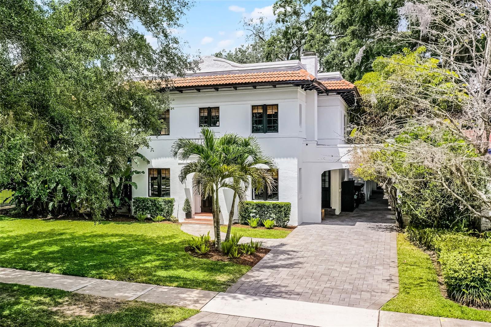 906 ALHAMBRA CT