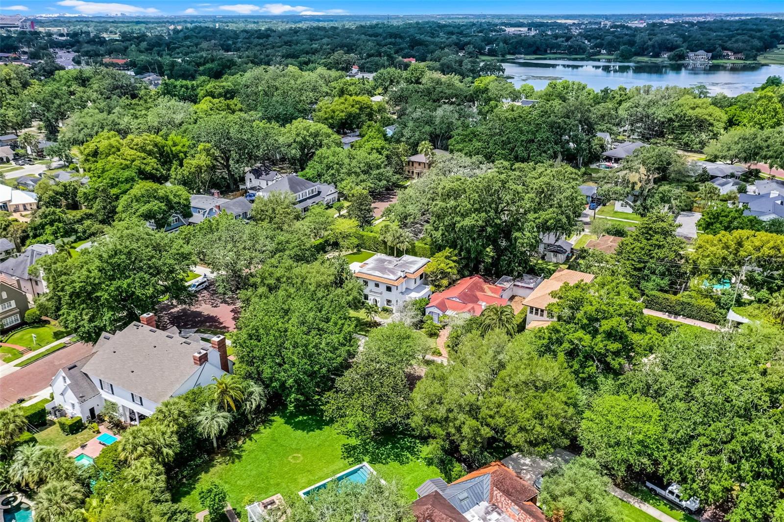 906 ALHAMBRA CT