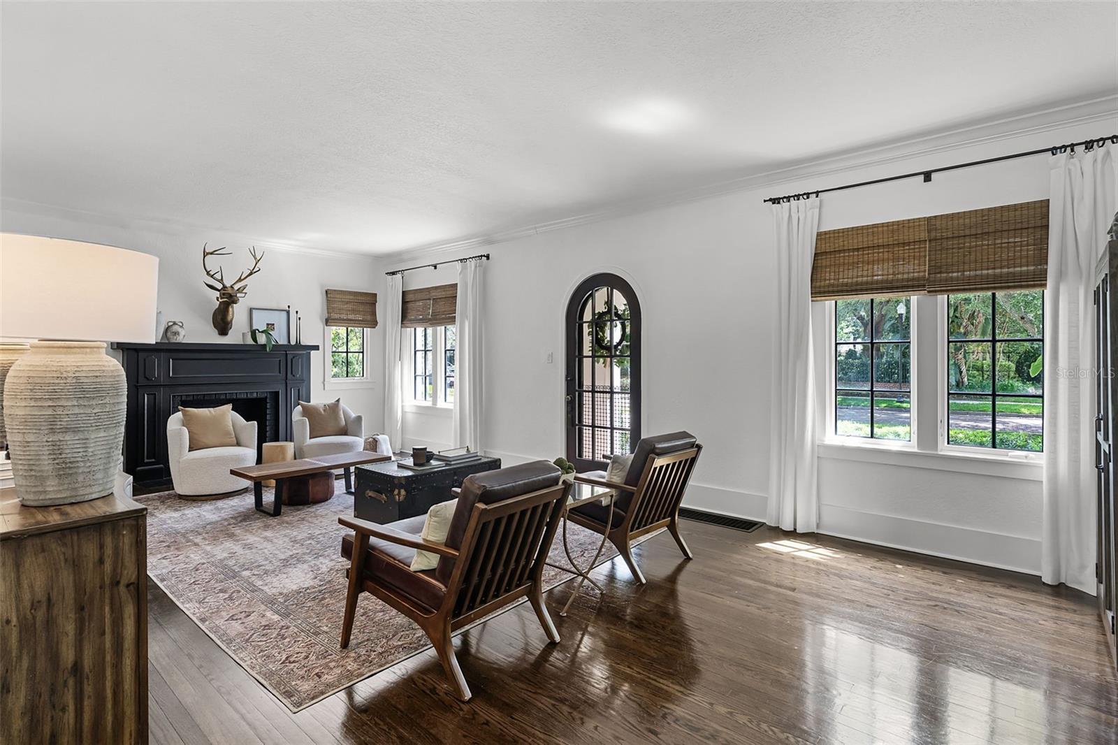 906 ALHAMBRA CT