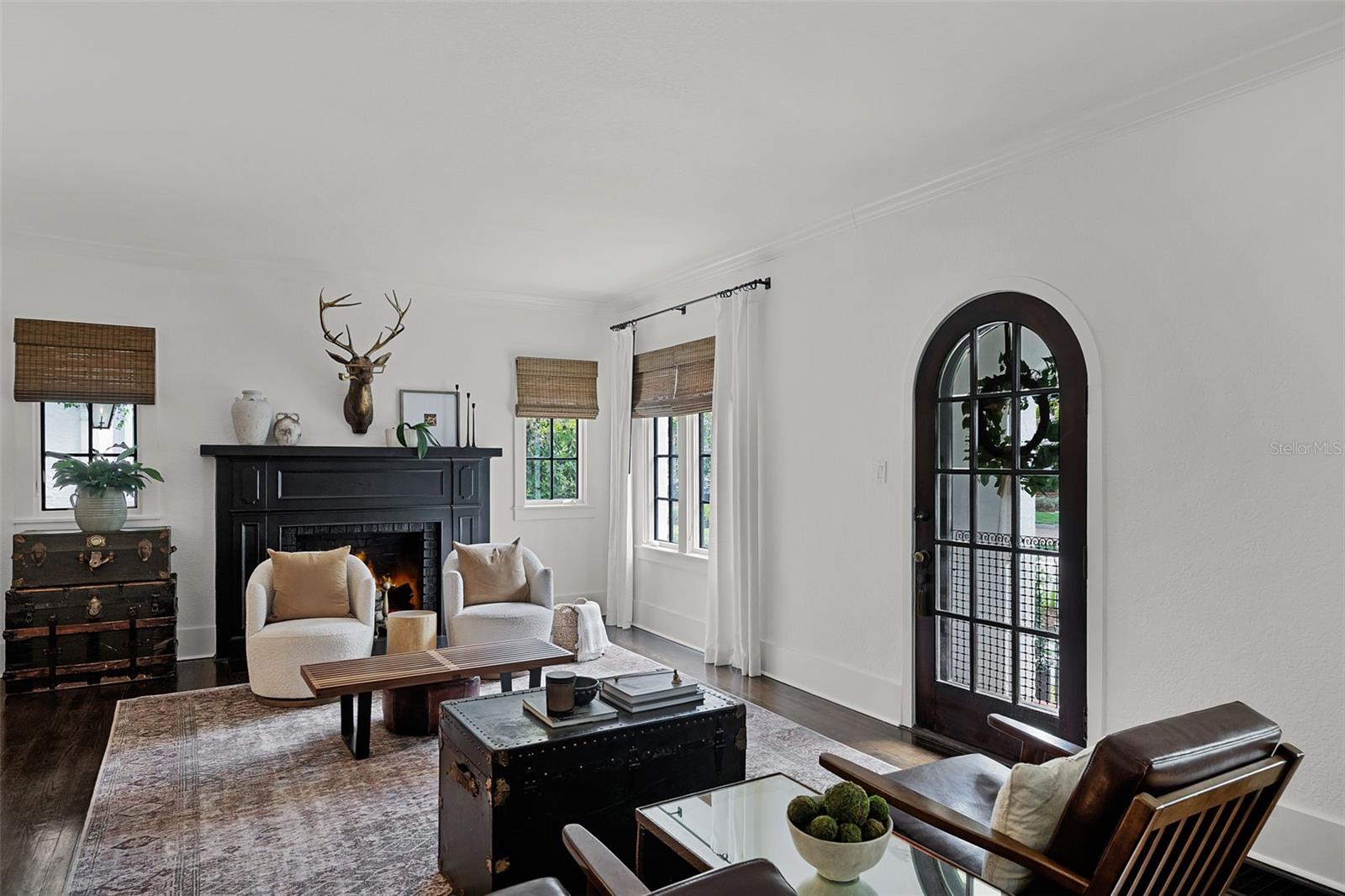906 ALHAMBRA CT