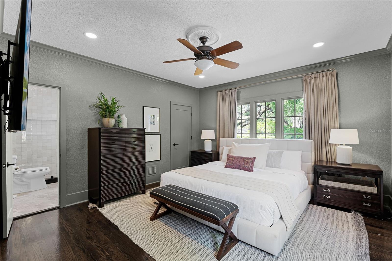 906 ALHAMBRA CT