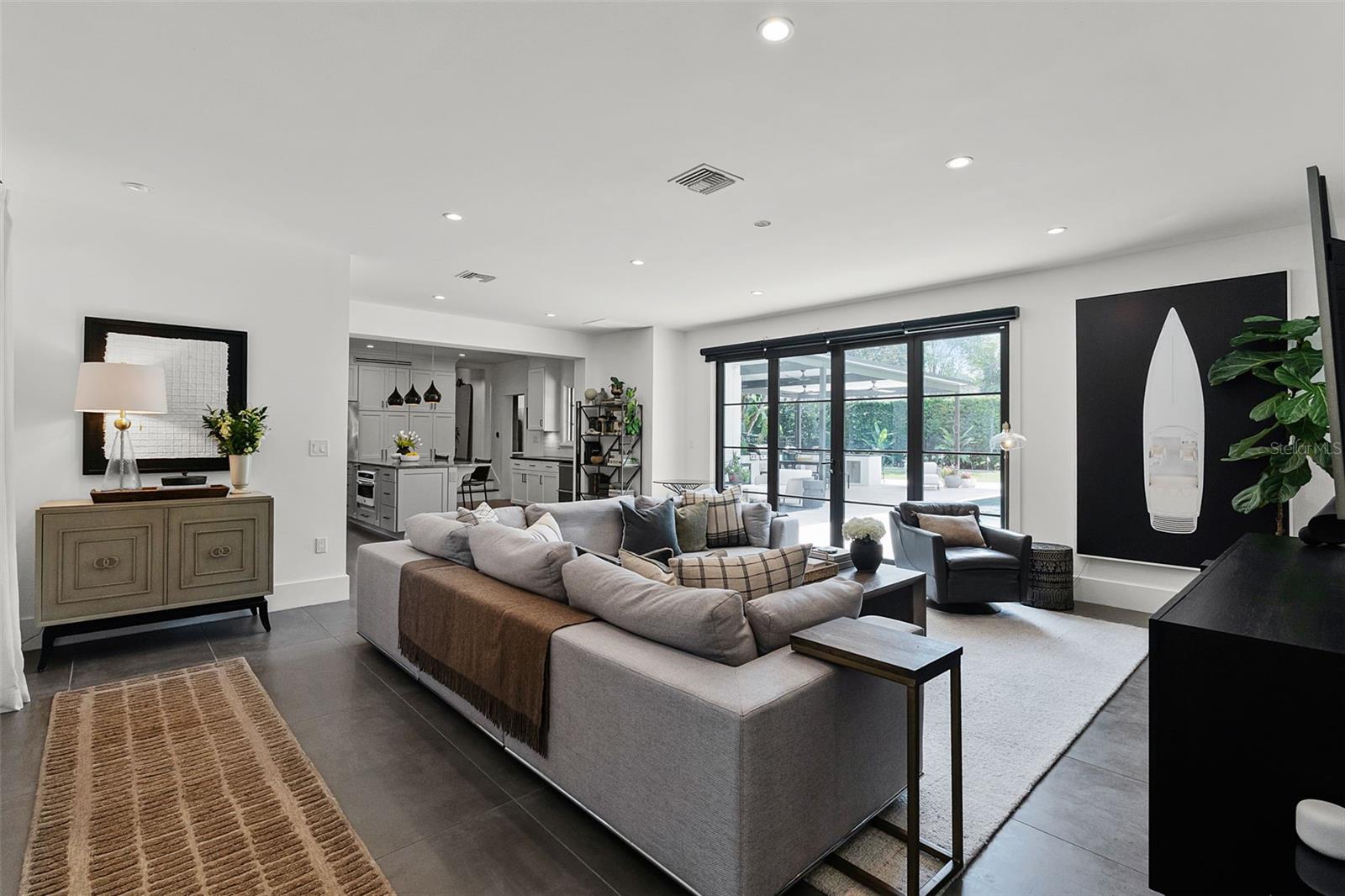 906 ALHAMBRA CT
