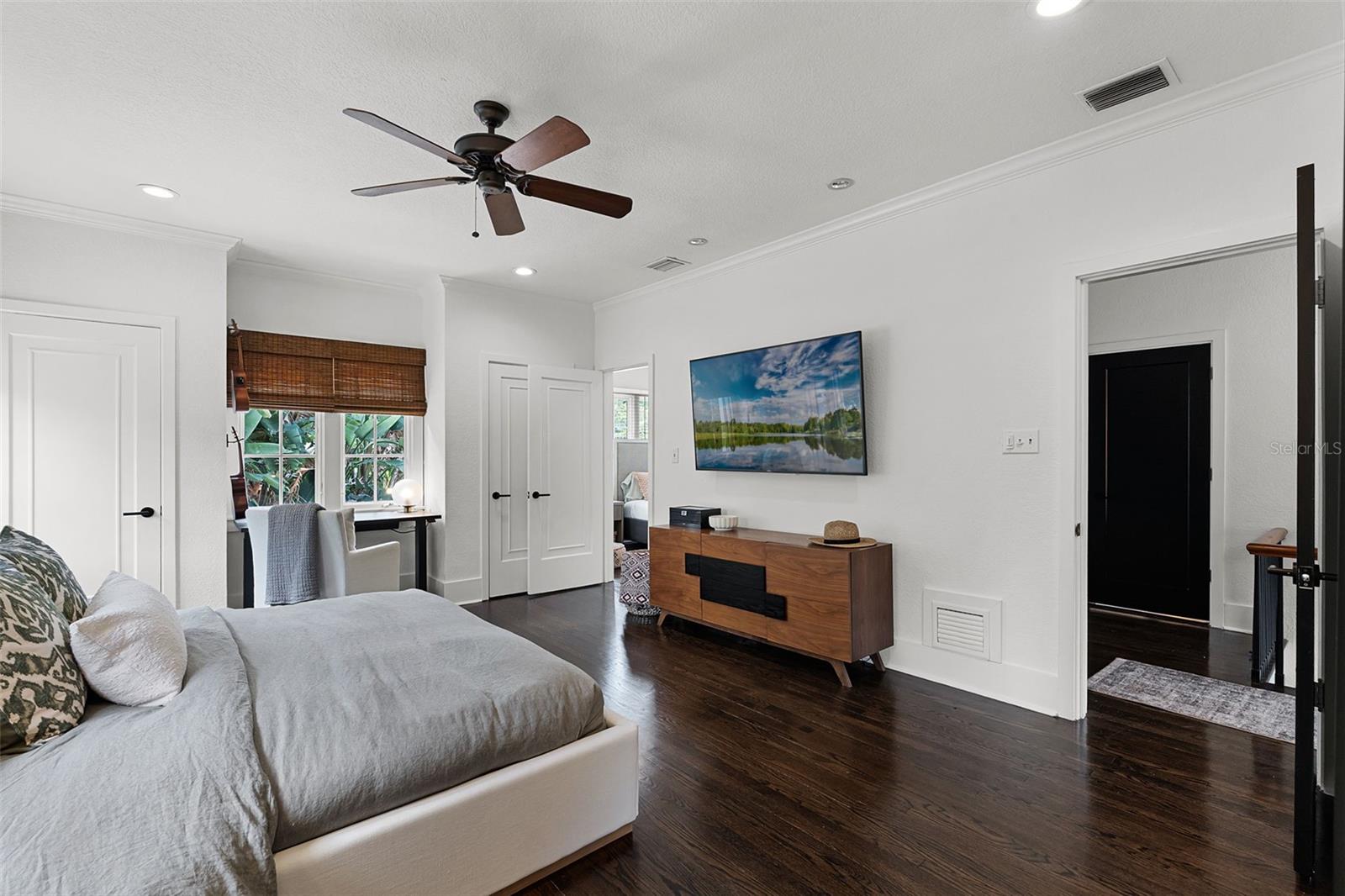 906 ALHAMBRA CT