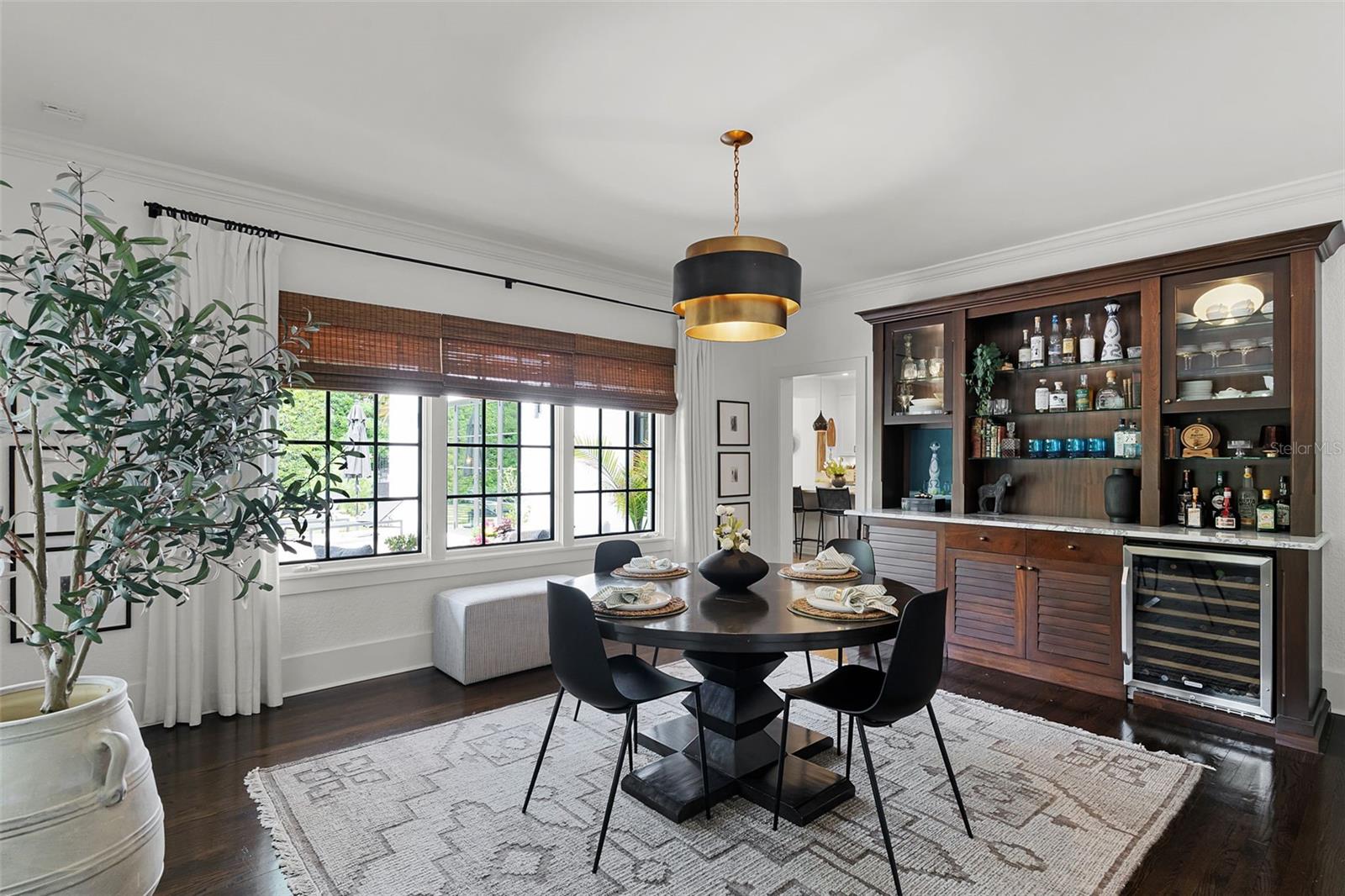 906 ALHAMBRA CT